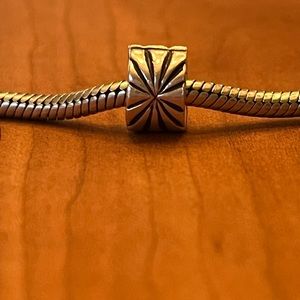 PANDORA Retired Sunburst Clip Spacer